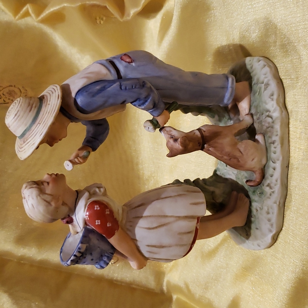 Gorham Beguiling Butter Cup porcelain figurine